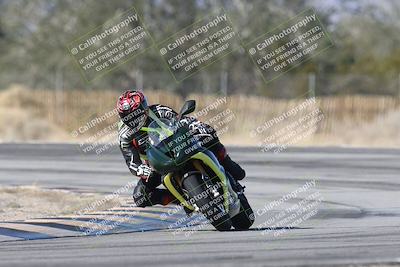 media/Dec-01-2025-Moto Forza (Mon) [[2daa91e15f]]/3-Beginner Group/Session 3 (Turn 3)/